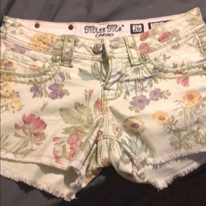 Miss Me floral shorts size 26